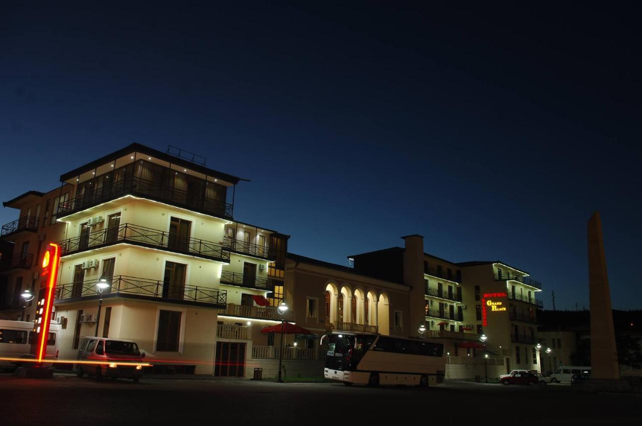 Hotel Grand Palace Achalziche Exterior foto
